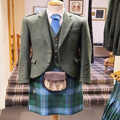 What is a traditional kilt